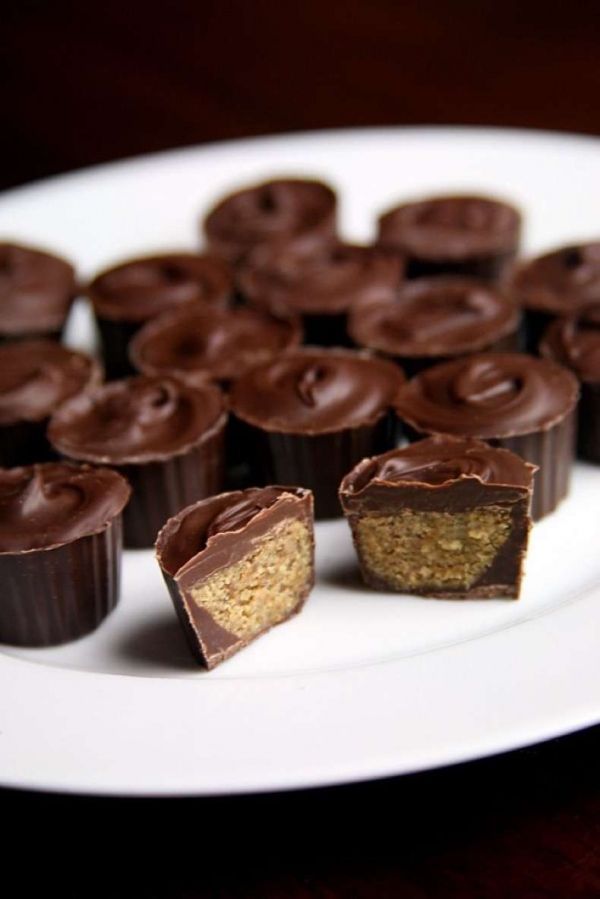 BOMBONES CON CREMA DE CACAHUETE